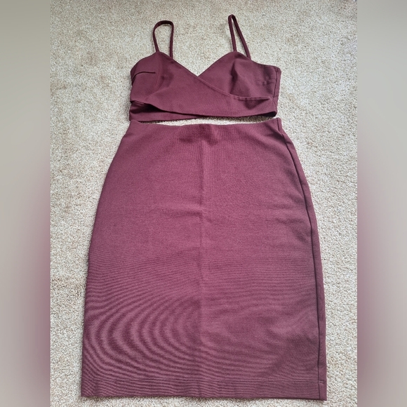 Aritzia Sunday Best Crop Top Skirt Set Bodycon Burgundy Knee-length Women Size M - Picture 1 of 6